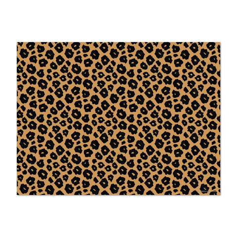 rectangular vinyl placemats featuring a leopard skin, adding a touch of wild sophistication and elegance to any trendy table setting, 6 different designs of wild animal skins, for a wild table, made in Europe, easy to clean