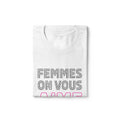 Unisex white t-shirt from the International Women's Rights Day collection with the message Femme on vous aime in black and magenta font. Fitted 100% cotton T-shirt with a strong feminist message to contribute to the fight for gender equality. Expressing your convictions is already a first step in this fight and in a stylish way.