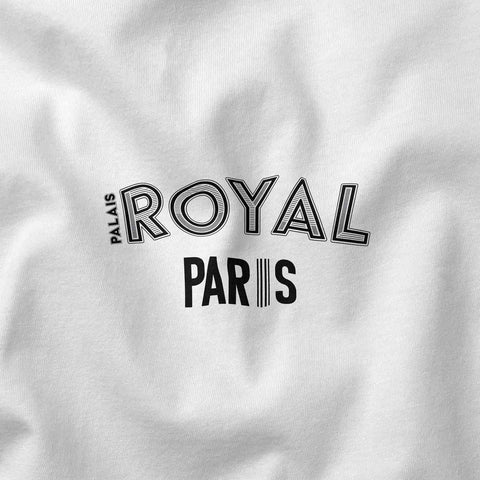 White unisex T shirt Paris district: Palais Royal model with emblematic colors of the district. Fitted T shirt and 100% cotton that will give you style with this historical district of Paris. Also available with other emblematic neighborhoods of Paris to show your love for this city rich in history and emotion.